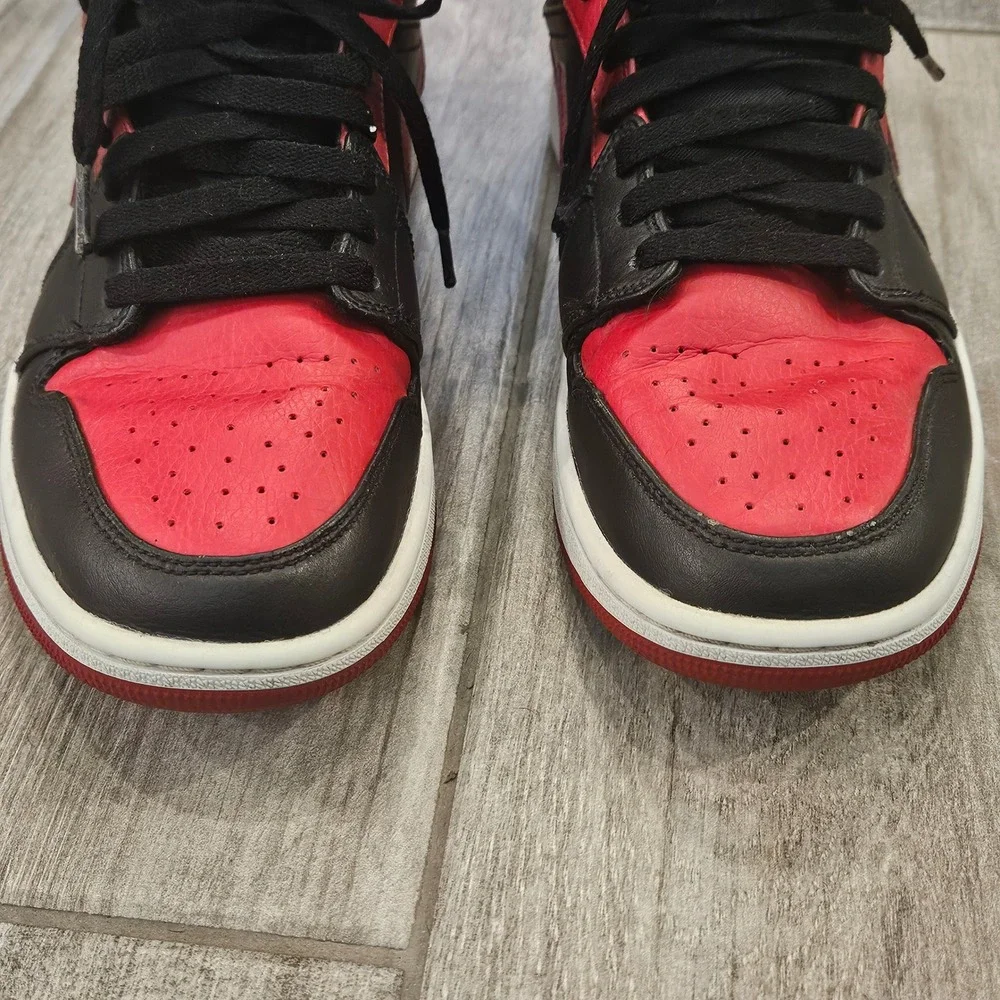 Jordan Air Jordan 1 Mid Mens 8.5 Black Red Banned Bred Leather Sneakers